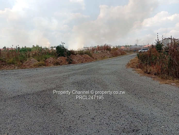Serviced 200m² Glen View Stand — Tarred Road & Water