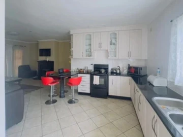 3 Bedroom Garden Flat