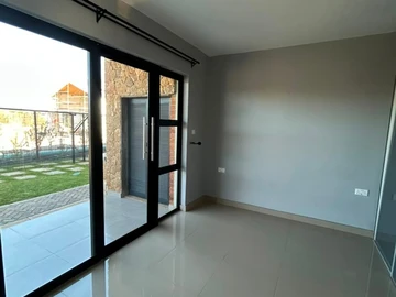 4 Bedroom Flat & Apartment