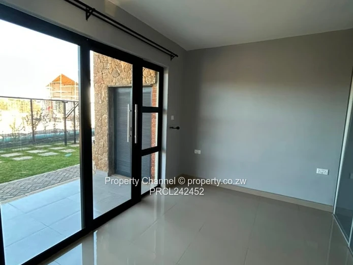 Modern 4-Bed Apartment in Madokero | Pool & Borehole