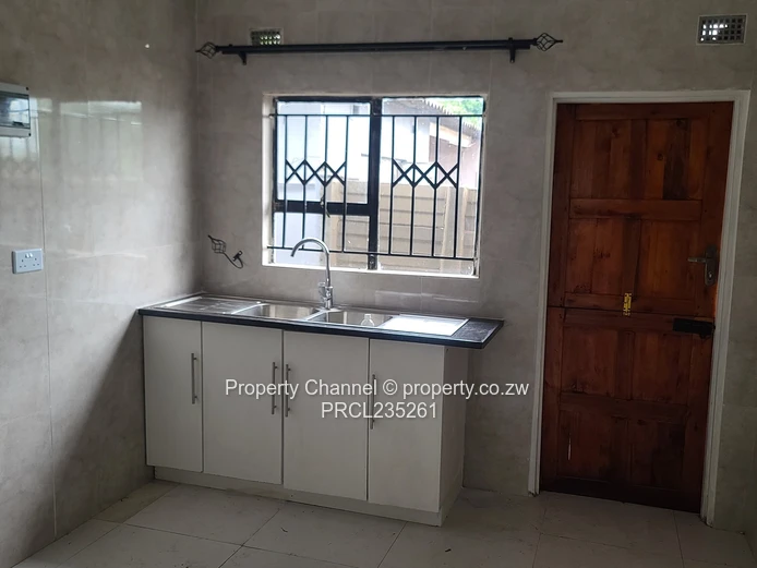 Recently Renovated 4 Bed In  Highfeild