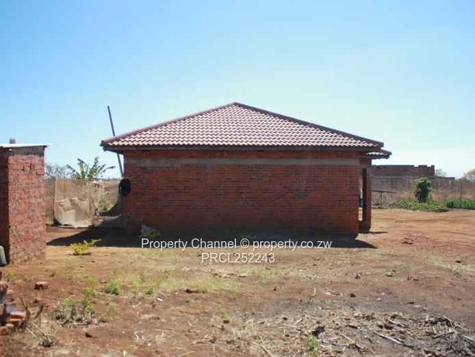Incomplete 3 Bed Cottage on 2,500m² with Borehole in Knowe, Norton