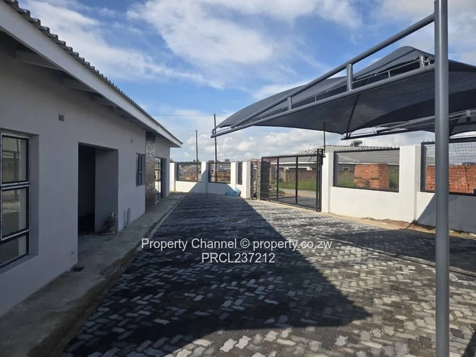 Modern Luxurious House - Secure Gated Complex 