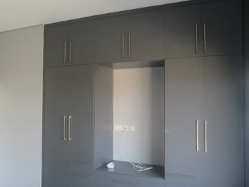 3 Bedroom Flat & Apartment