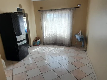 3 Bedroom Flat & Apartment