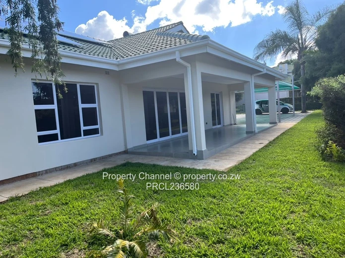 Luxurious 4-Bedroom Borrowdale Brooke House for rent