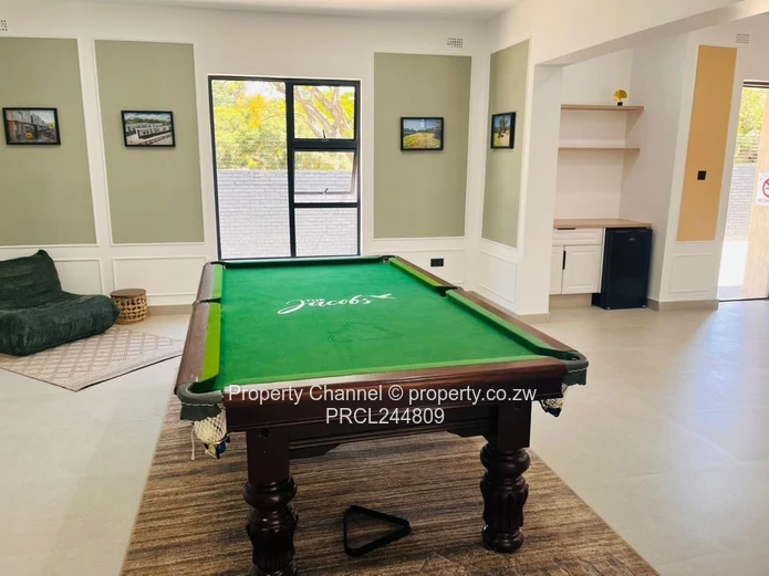 Modern 2-Bed Strathaven Apartment with Pool & Borehole