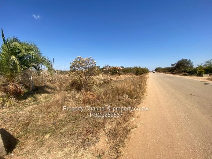 Prime 300m² Stand on Tarred Main Road, Mbizo