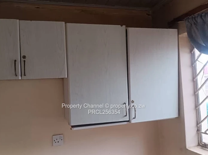 Msasa Park: 2-Bed Home with Covered Carport & Yard