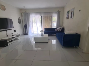 3 Bedroom Flat & Apartment
