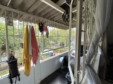 2 Bedroom Flat & Apartment