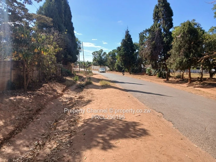 7,350m² Marimba Park Stand — Mature Trees & Existing Dilapidated Home