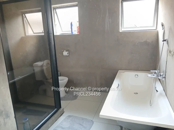 Mabvazuva Estate 3 Bed House - Secure Complex