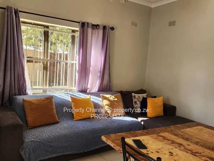 Elizabeth Park Ruwa 1019m² Residential Stand with 2 Cottages 