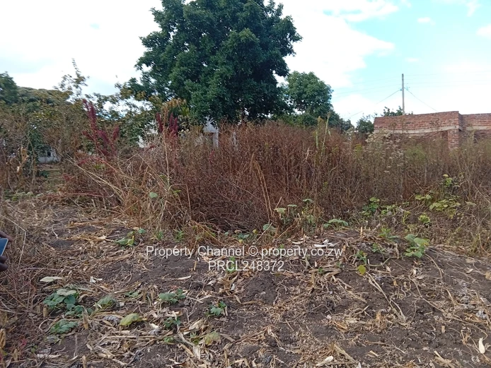 600m² Stand in Hatcliffe — Main Road Frontage, Dilapidated Incomplete Cottage.