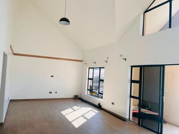 3 Bedroom Flat & Apartment