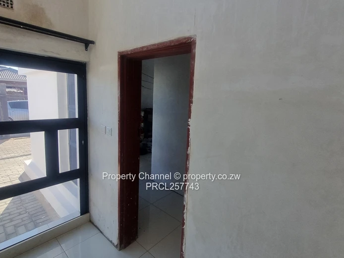 Mabvazuva Estate 3 Bed House - Secure Complex