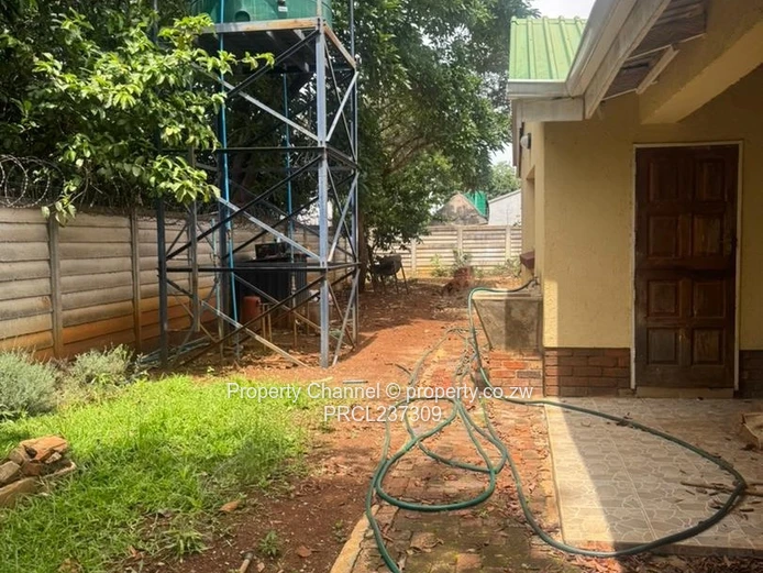 Spacious 3-Bed —Prime Location!