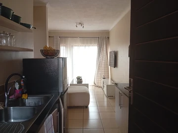 2 Bedroom Flat & Apartment