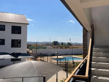 2 Bedroom Flat & Apartment