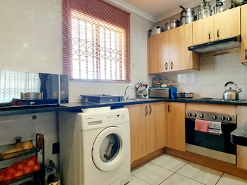 3 Bedroom Flat & Apartment