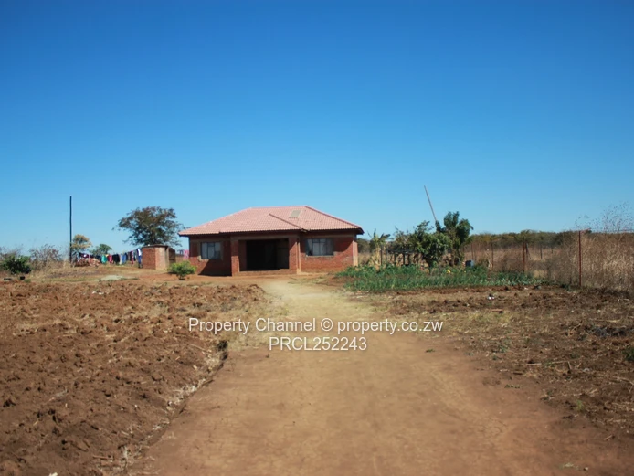 Incomplete 3 Bed Cottage on 2,500m² with Borehole in Knowe, Norton