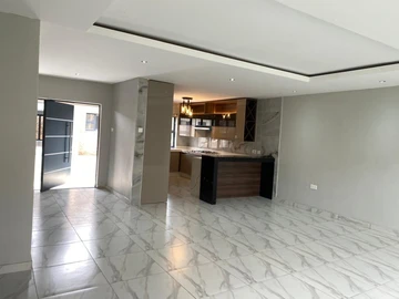 3 Bedroom Flat & Apartment