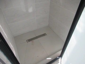 4 Bedroom Flat & Apartment