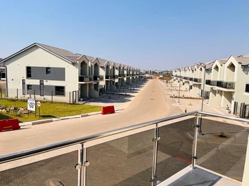 2 Bedroom Flat & Apartment