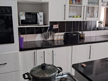 8 Bedroom House