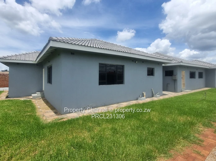 Luxurious 5-Bedroom Home in Mt Pleasant Heights Phase 2 Ready for Title