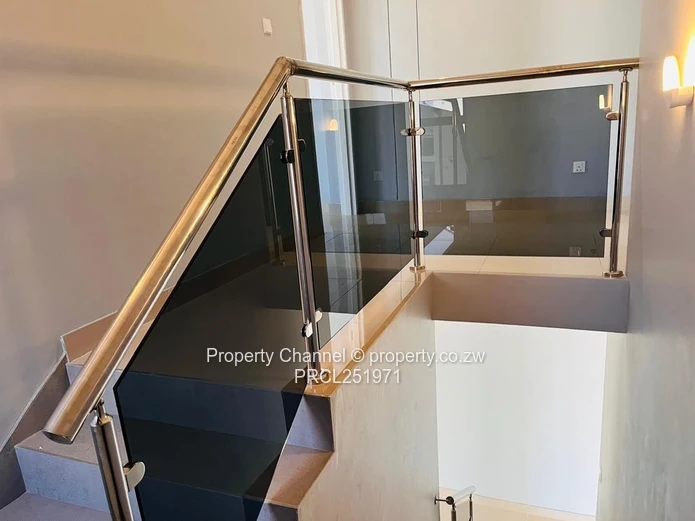 Madokero 2-Bed Flat - Pool, Borehole & Balcony