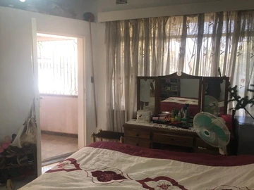 2 Bedroom Flat & Apartment