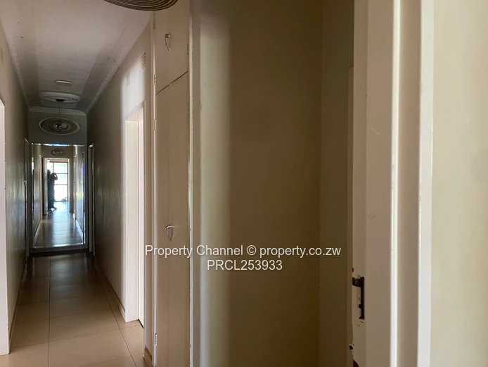 4 bed house with lots of Investments opportunities 