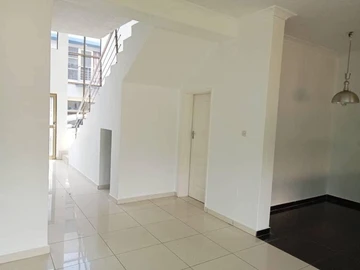3 Bedroom Flat & Apartment