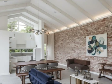 2 Bedroom Flat & Apartment