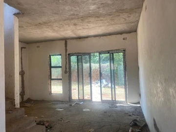 3 Bedroom Flat & Apartment