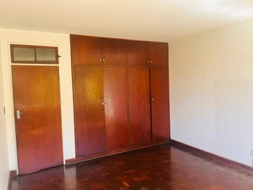 2 Bedroom Flat & Apartment