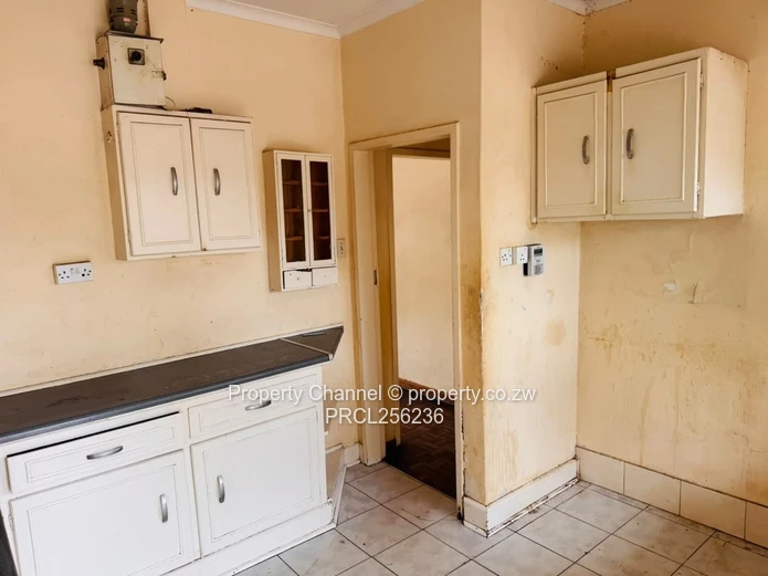 Spacious 4-Bed Family Home in Sentosa with Pool & Borehole
