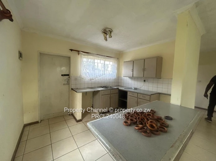 2-Bed Home in Prospect with Large Yard & Borehole