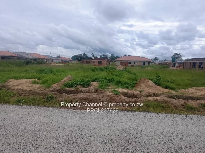 Serviced 200m² Stand on Tarred Main Road, Glen View 1