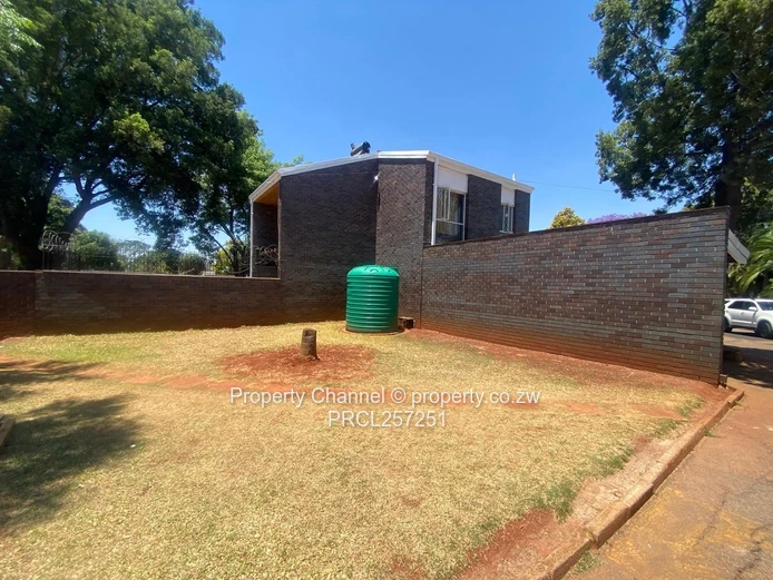 Spacious Two Bed Duplex Garden Flat in Avondale — Borehole & Jacaranda Views
