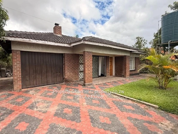 Mainway Meadows 3-Bed Brick Home - Modern Kitchen & Borehole