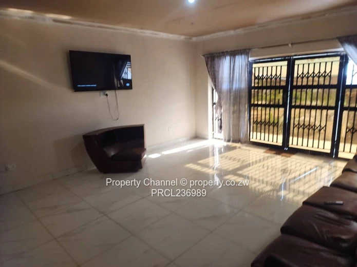 PROPERTY FOR SALE – ONGOING STUDENT ACCOMMODATION BUSINESS Location: Adelaide Park, Gweru