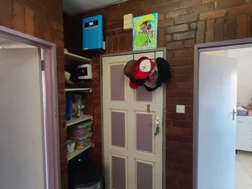 2 Bedroom Flat & Apartment