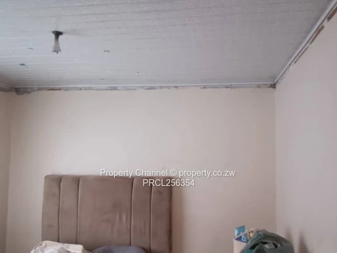 Msasa Park: 2-Bed Home with Covered Carport & Yard