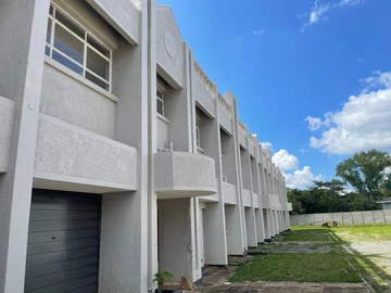 3 Bedroom Flat & Apartment