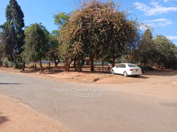 7,350m² Marimba Park Stand — Mature Trees & Existing Dilapidated Home