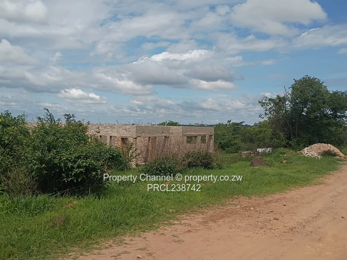 1172m² Serviced Stand in Kadoma – Road & Drainage Ready