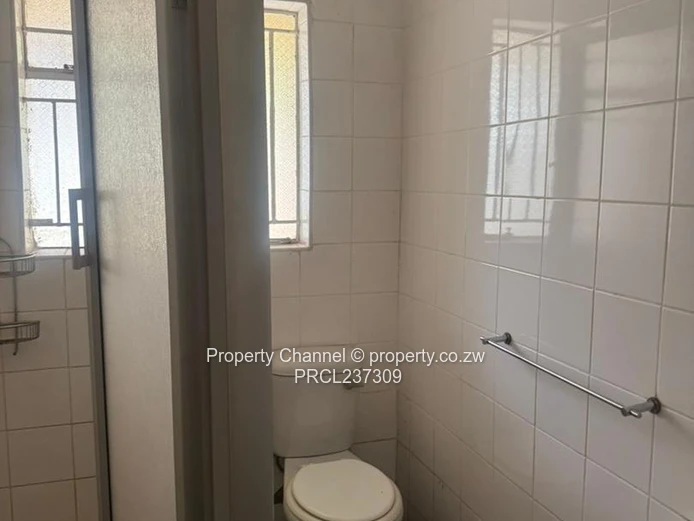 Spacious 3-Bed —Prime Location!